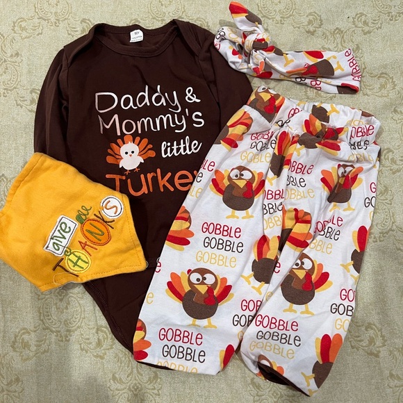 Baby Thanksgiving Outfit - Picture 1 of 2